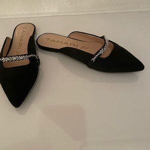 TAHARI FLAT MULES